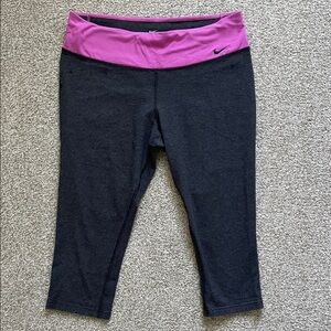 Nike Womens Leggings in Black and Purple